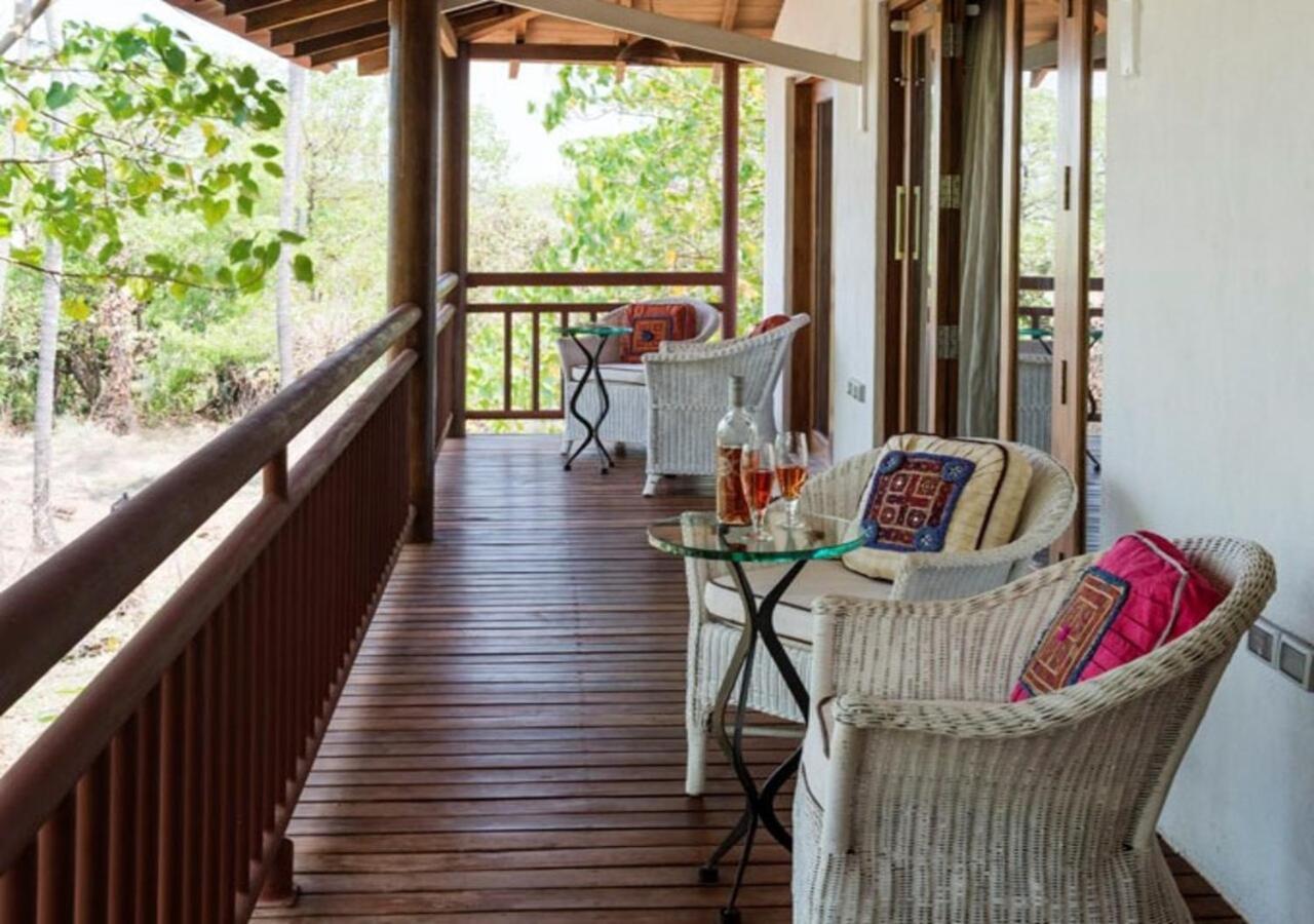 Saffronstays Stella Maris - Luxury Beach Front Villa Near Redi Beach Querim Bagian luar foto