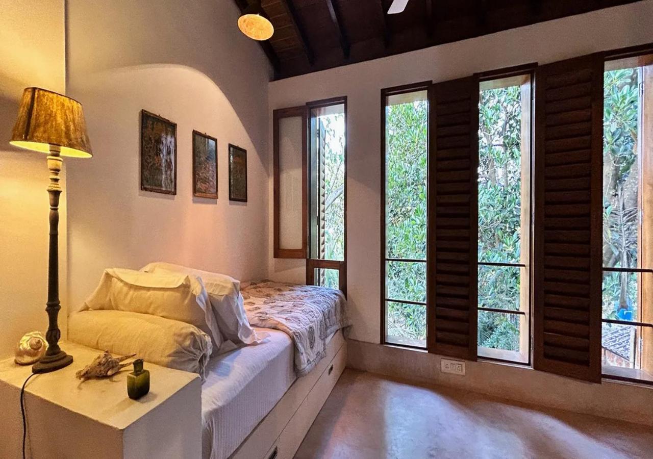 Saffronstays Stella Maris - Luxury Beach Front Villa Near Redi Beach Querim Bagian luar foto